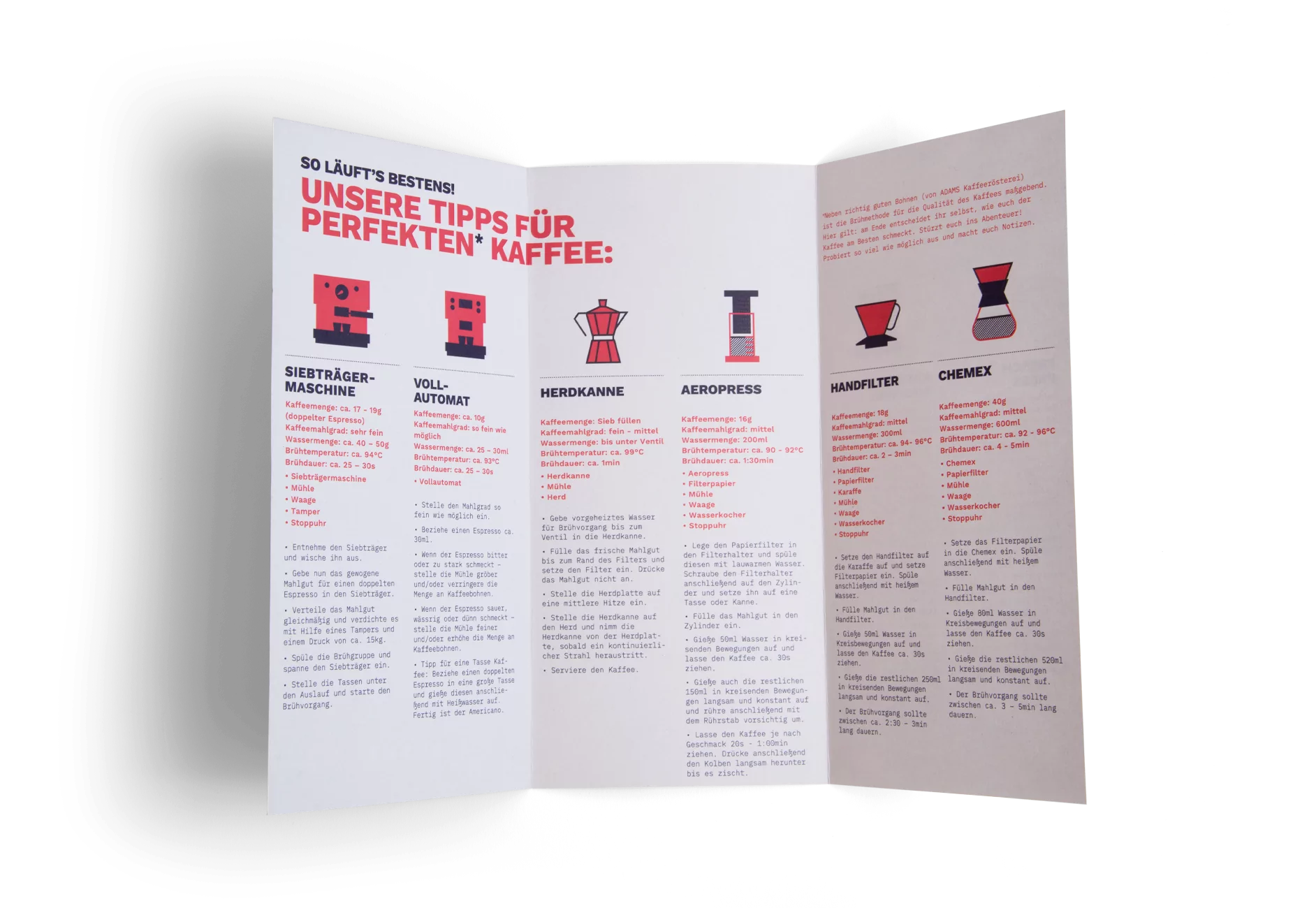Ein Dreifalz-Flyer von Adams Kaffeerösterei mit Tipps für den perfekten Kaffee