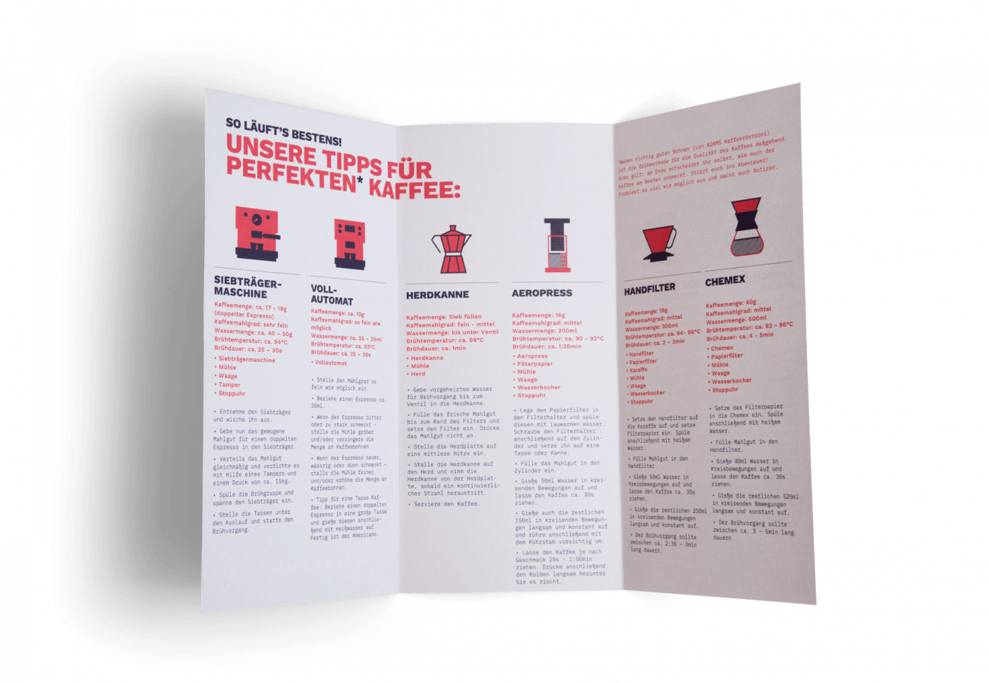 Ein Dreifalz-Flyer von Adams Kaffeerösterei mit Tipps für den perfekten Kaffee