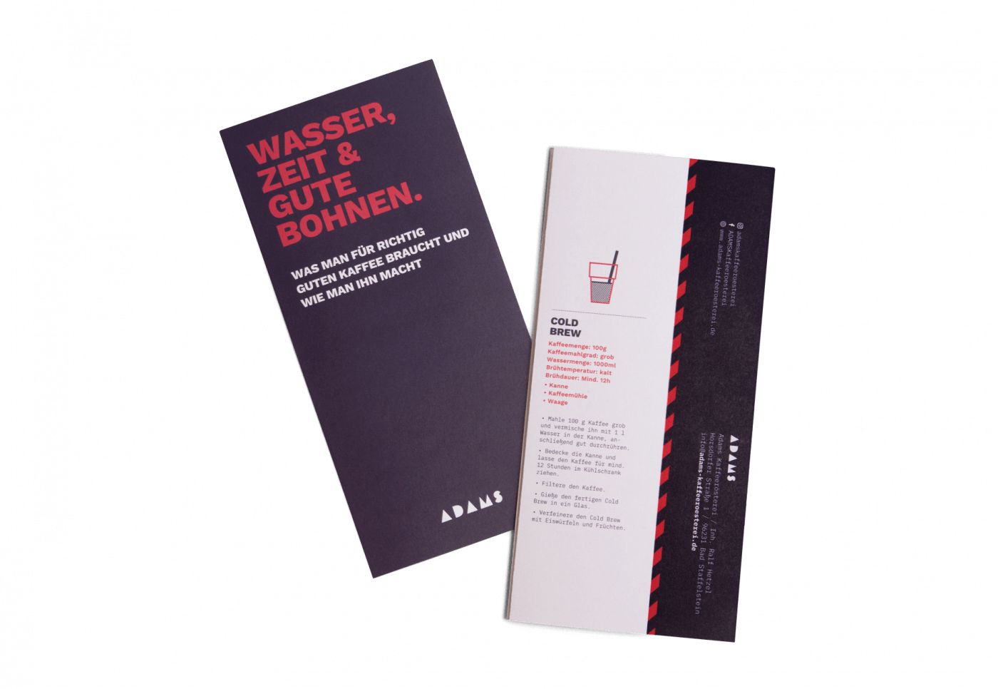 Ein Dreifalz-Flyer von Adams Kaffeerösterei mit Tipps für den perfekten Kaffee